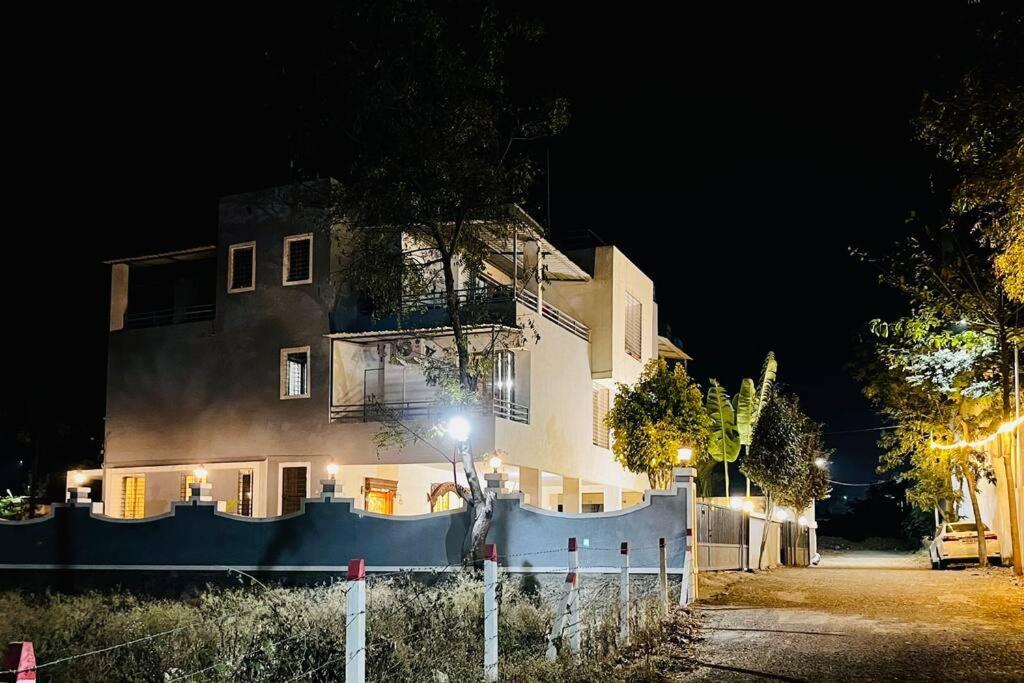 Villa Kings